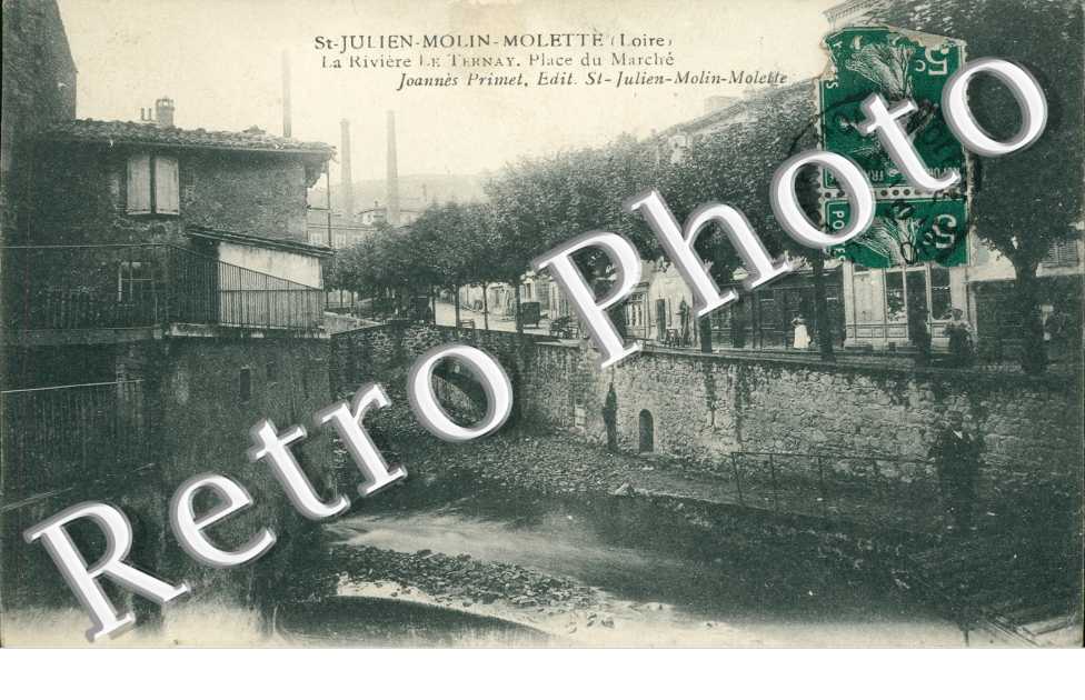 La Riviere Le Ternay, Place du Marche
