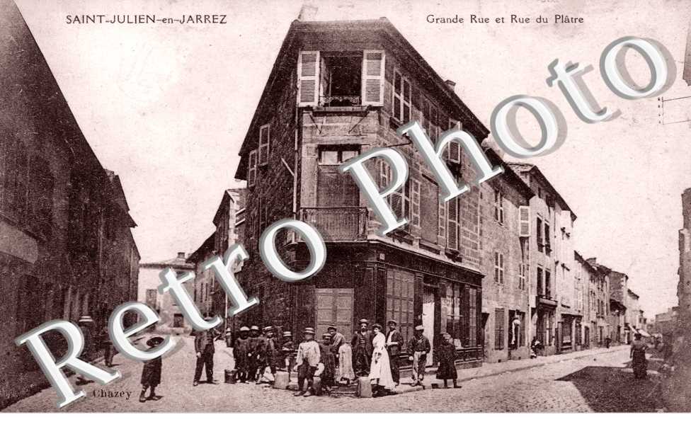 Saint Julien en Jarrez, Grande Rue et Rue du Platre