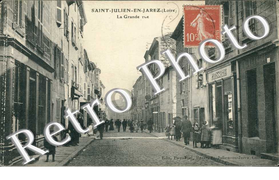 Saint Julien en Jarez, la Grande Rue