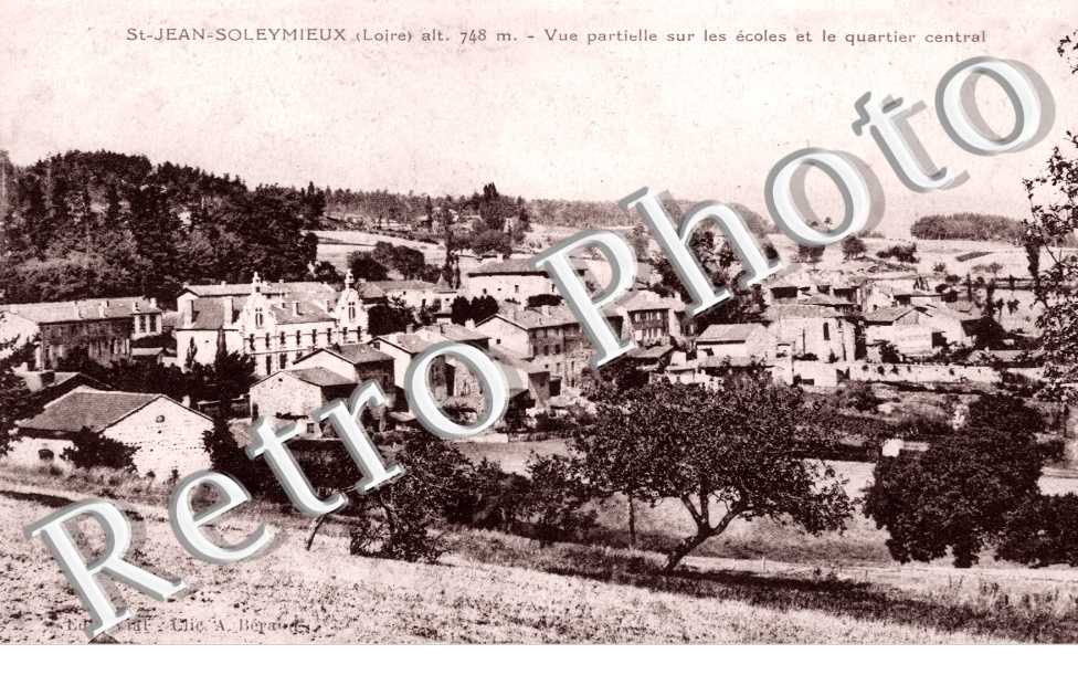 Vue partielle sur les Ecoles et le quartier central