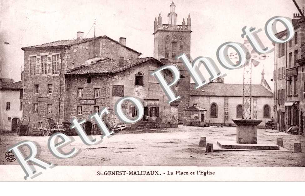 la place et l'eglise