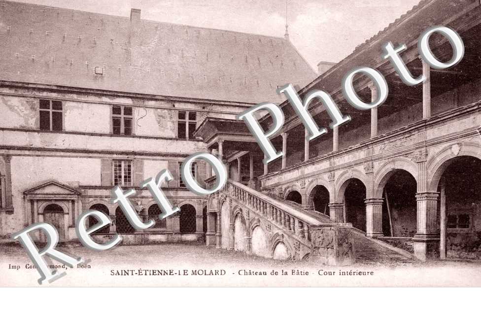 Chateau de la Batie - Cour Intérieure