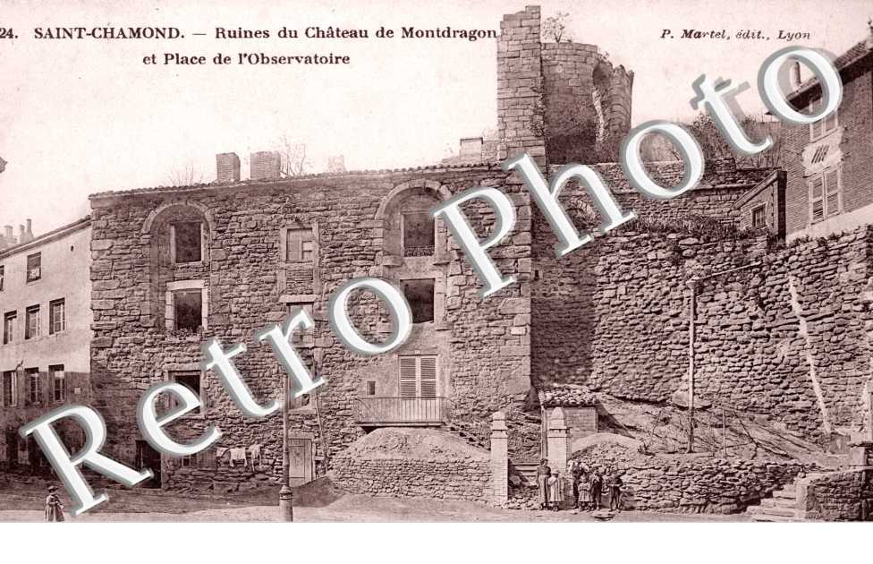 Ruines du Chateau de Montdragon et Place de l'Observatoire