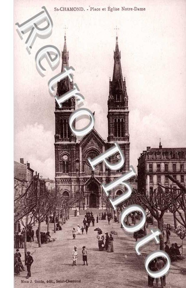 place et l'Eglise Notre Dame
