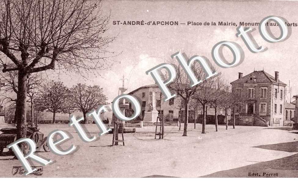 Place de la Mairie, Monument aux Morts