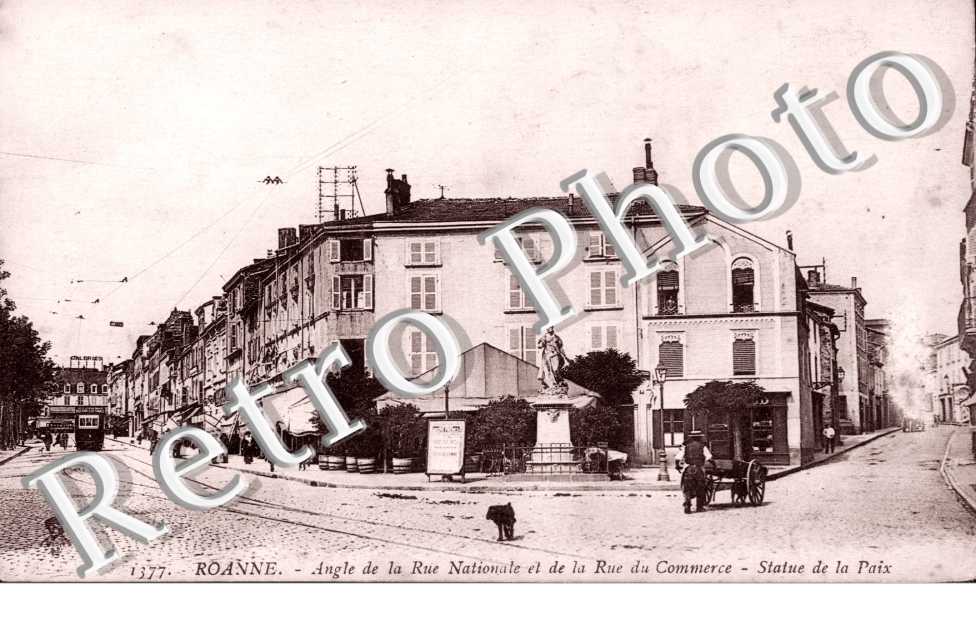 Rue Nationale et Rue du Commerce, Statue de la Paix