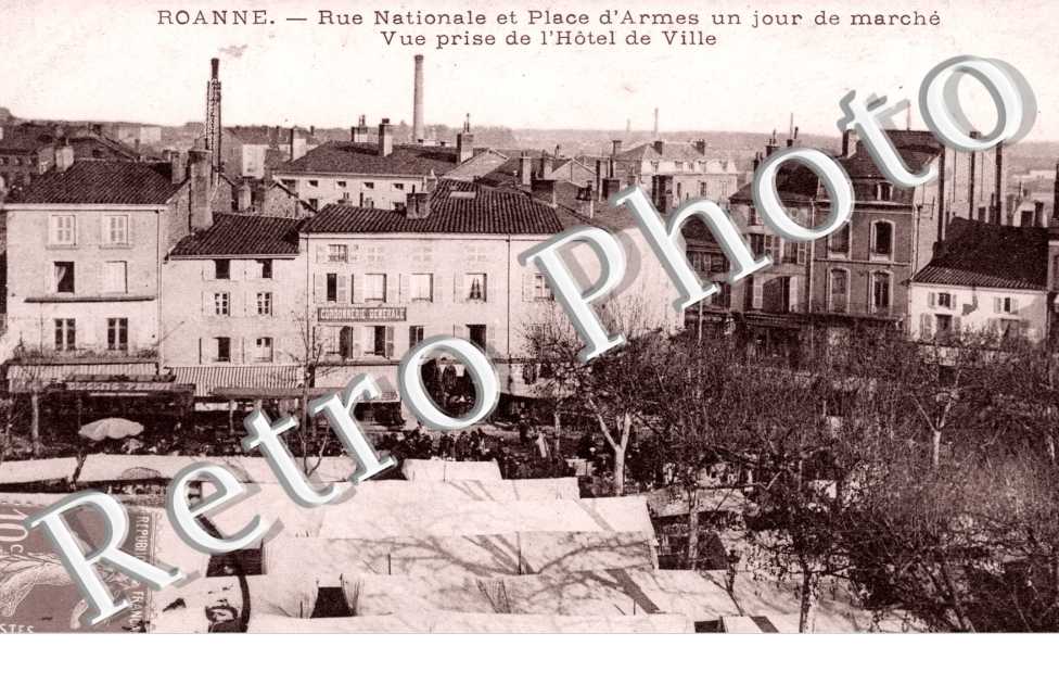 Rue Nationale et Place d'Armes un jour de Marche