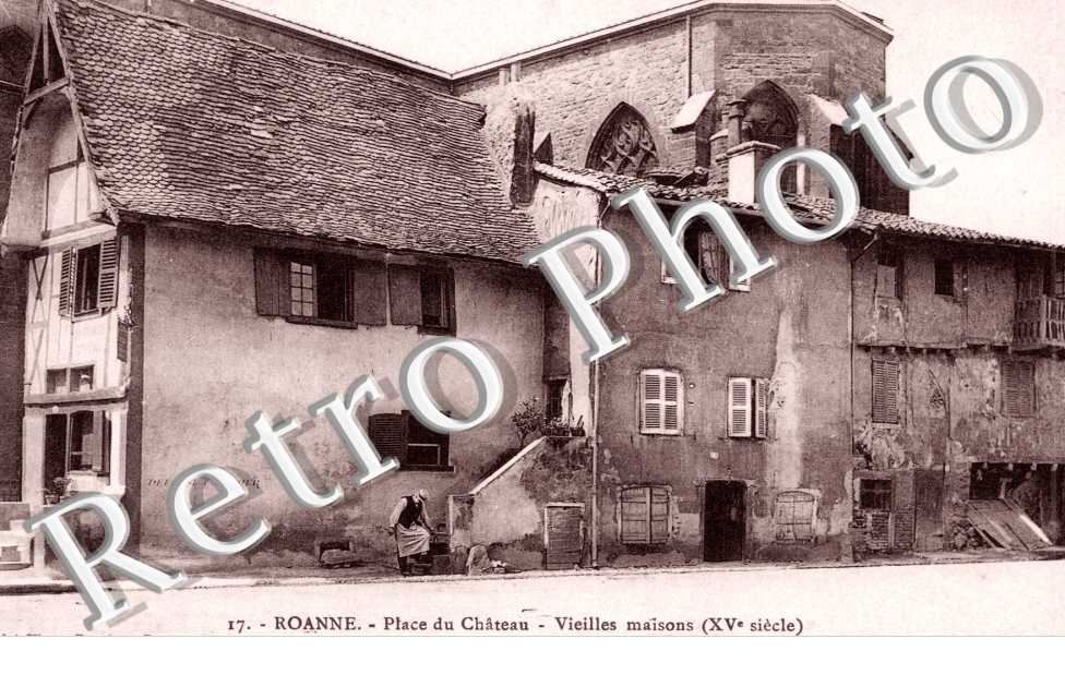 Place du Chateau, Vieilles Maisons