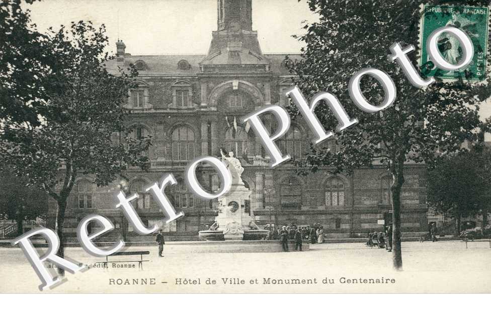 Hotel de Ville et Monument du Centenaire