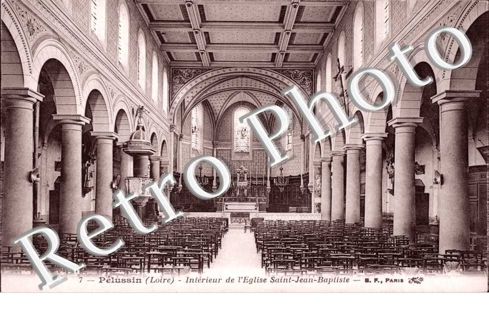 Interieur de l'eglise