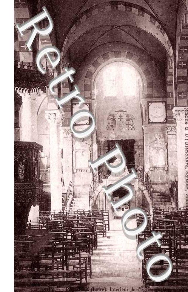 Interieur de l'eglise