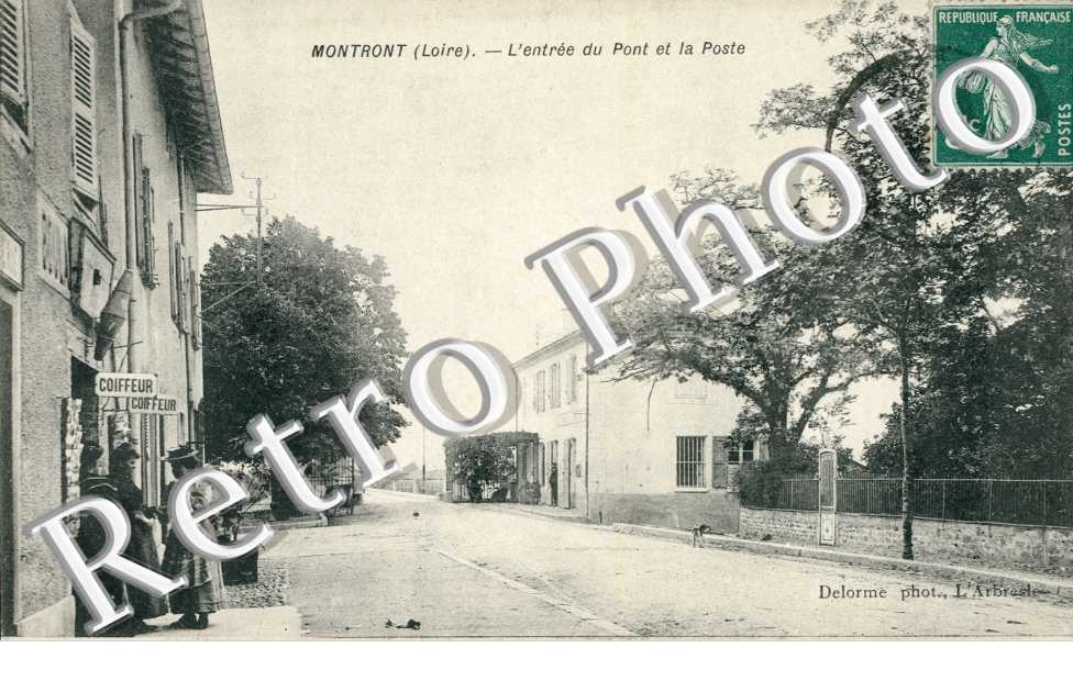 L'Entree du Pont et la Poste