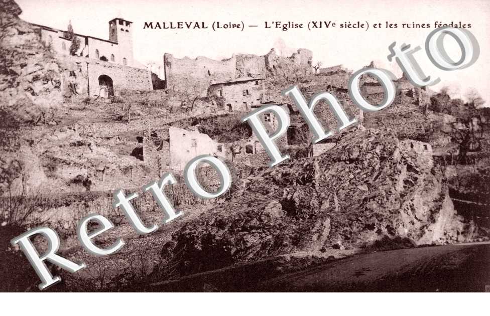 L'Eglise et les Ruines du Vieux Chateau