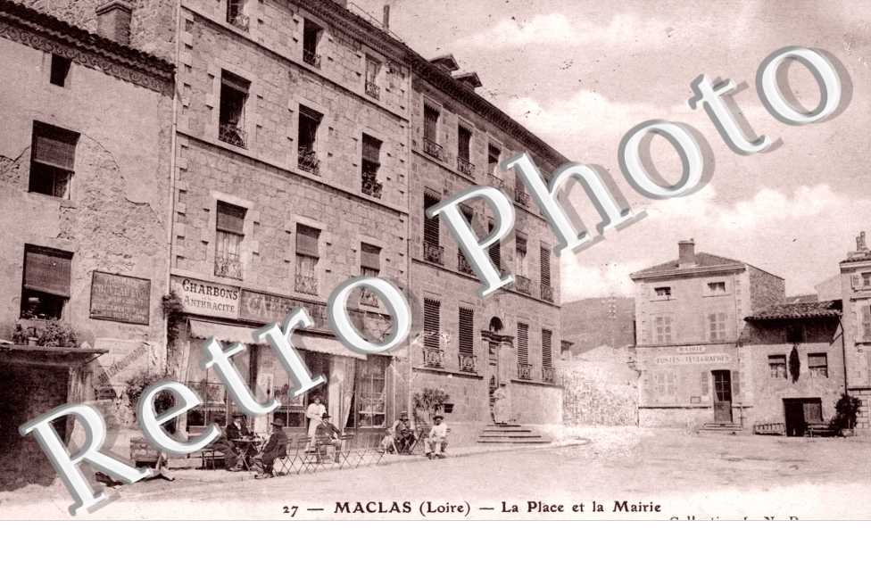 La Place et la Mairie