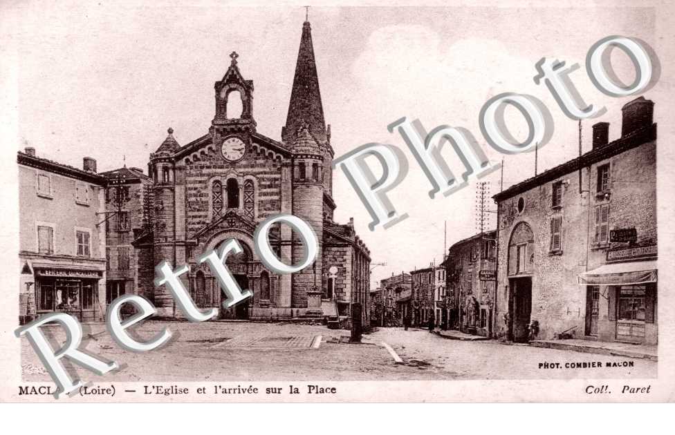 l'eglise et  l'arrivee sur la Place