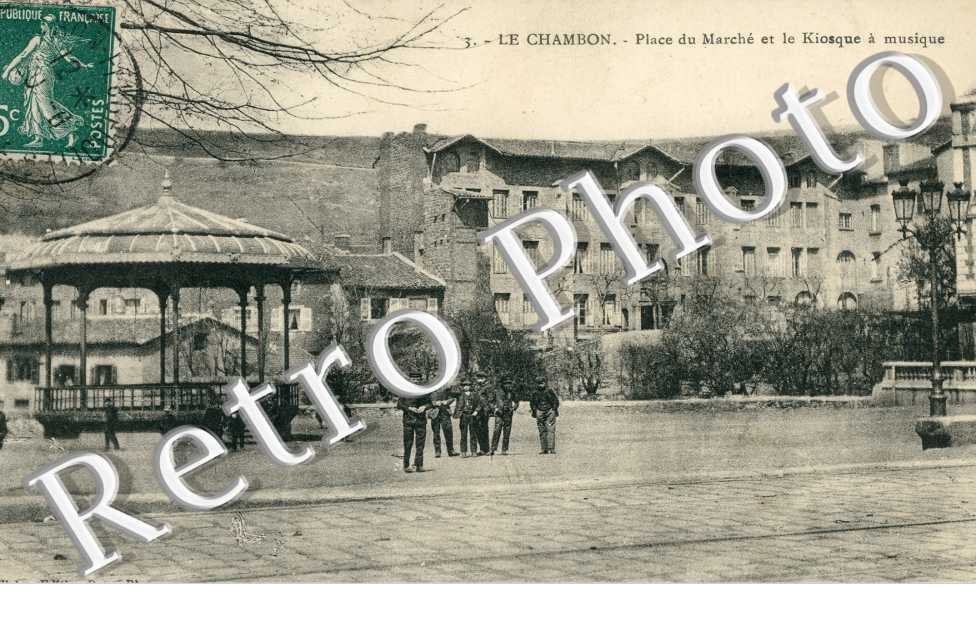 Place du Marche et le Kiosque a Musique