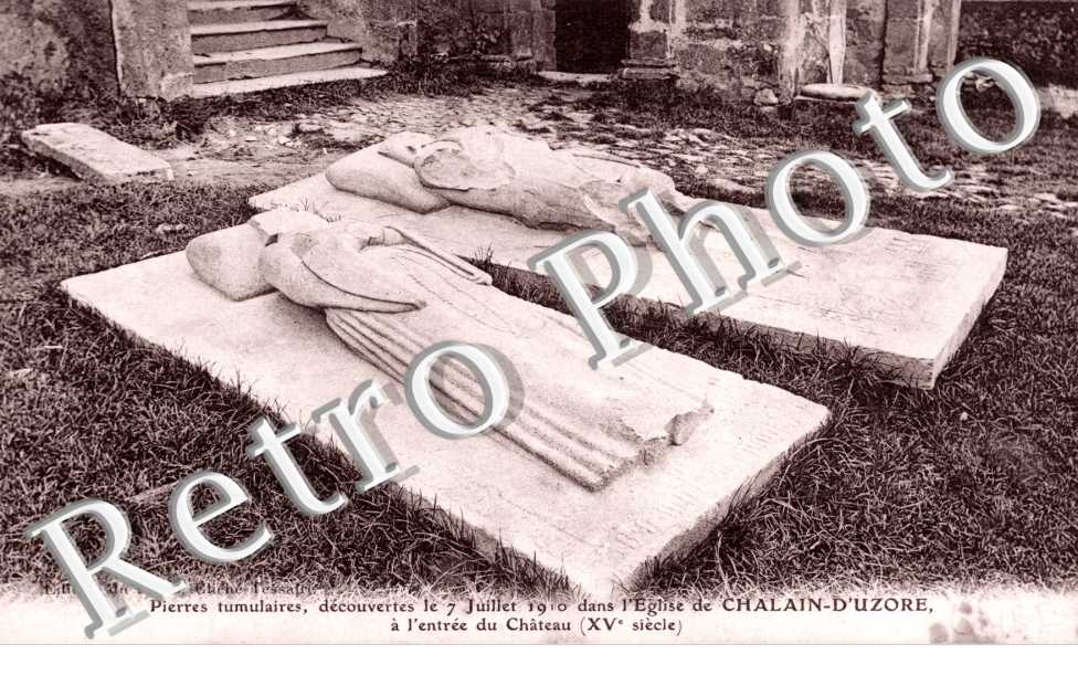 Pierres tumulaires decouvertes dans l'Eglise de Chalain-d'Uzore