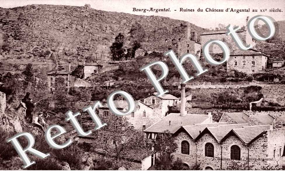 Ruines du Chateau d'Argental au XXeme siecle