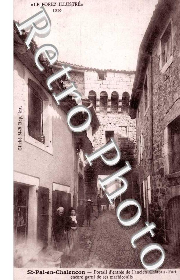 portail d'entree de l'ancien chateau-fort