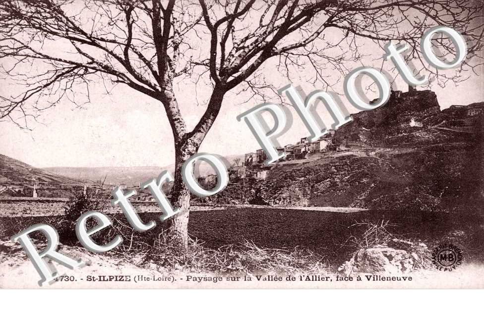 Paysage sur la Vallee de l'Allier, face a Villeneuve
