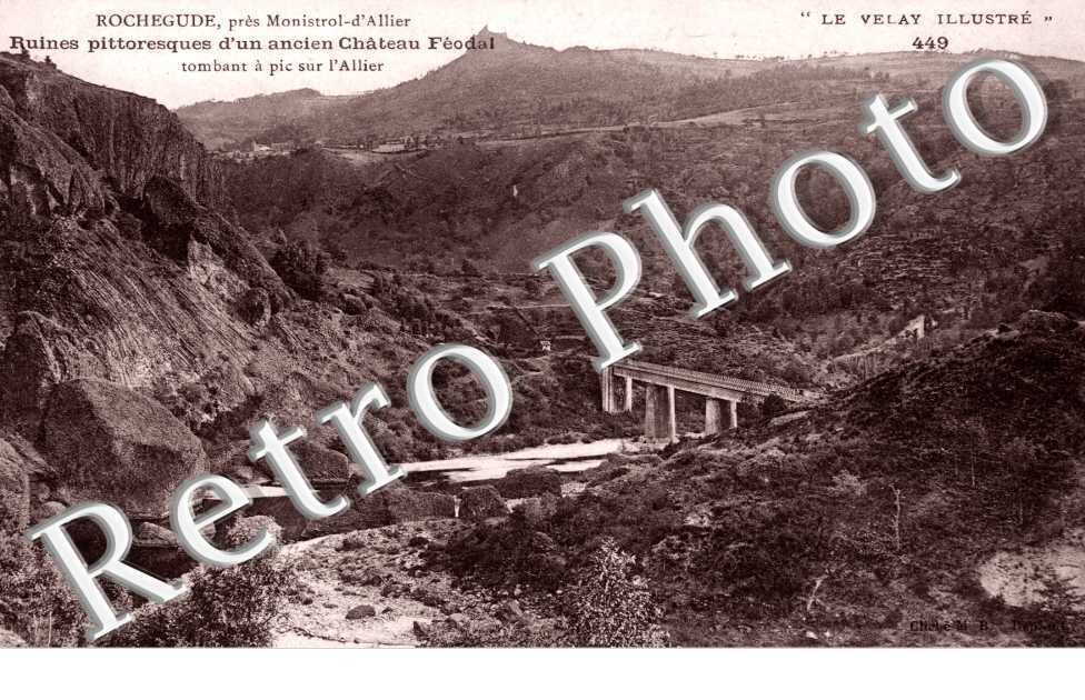 Rochegude, Ruines pittoresques d'un ancien Chateau Feodal
