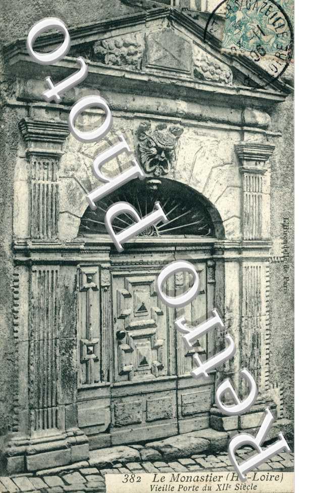 vieille porte du XIIe siecle
