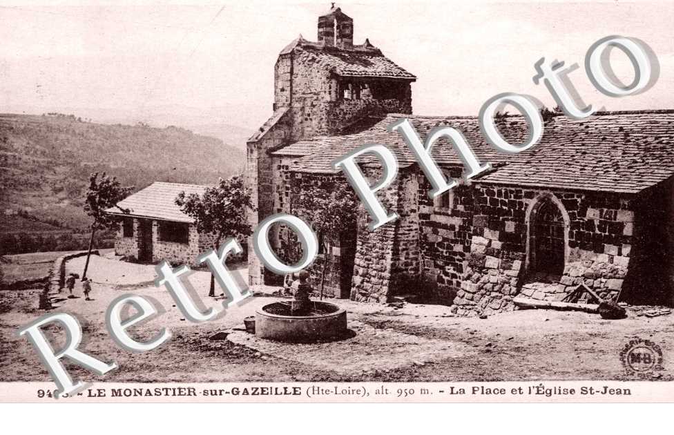 la Place et l'Eglise Saint-Jean