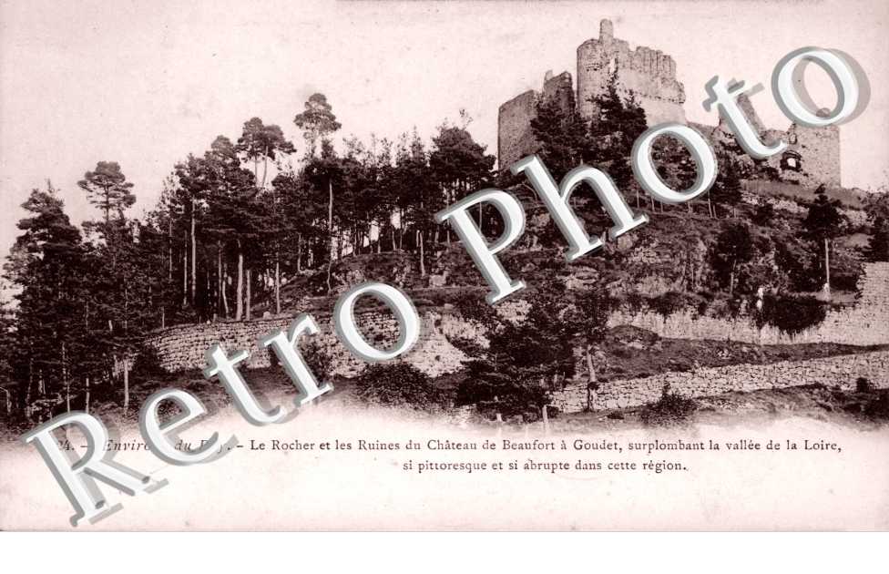 Le Rocher et les Ruines du Chateau de Beaufort