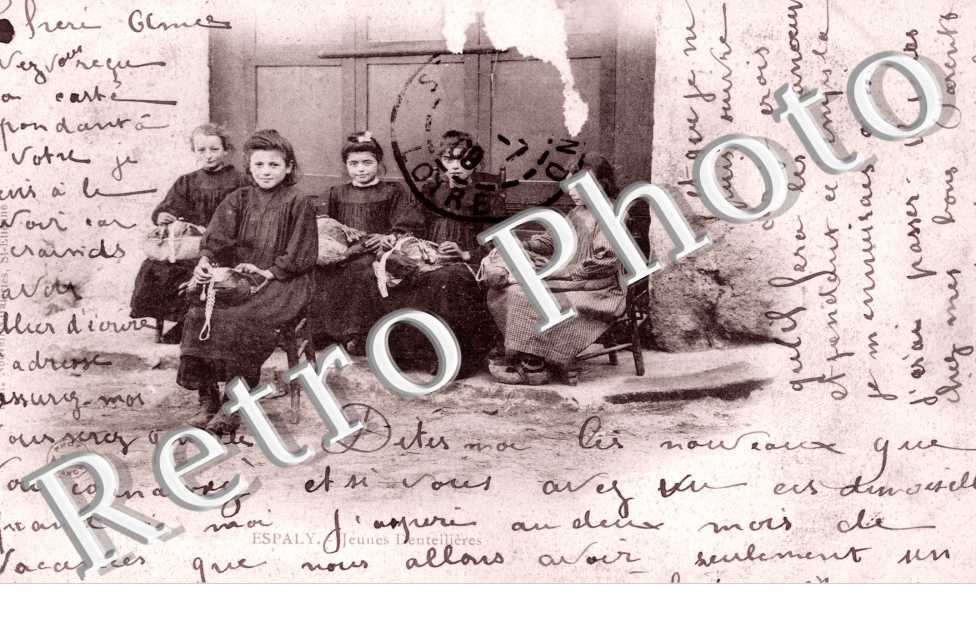 Jeunes  Dentelières