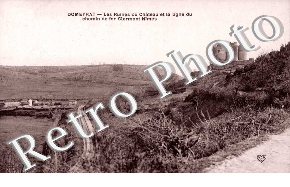 Les Ruines du Chateau et la Ligne de Chemin de Fer