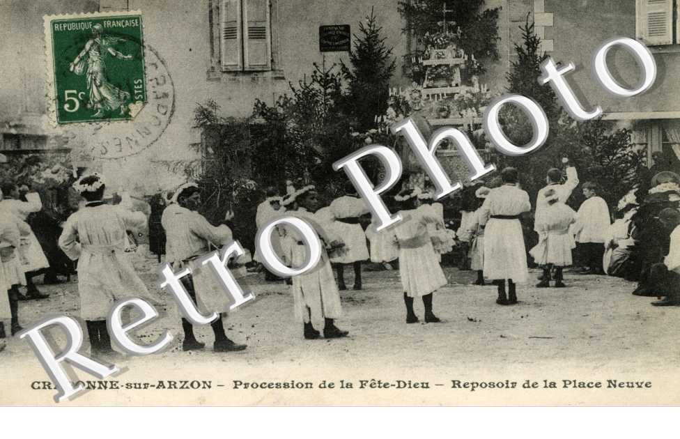 procession de la fete dieu, reposoir de la place neuve