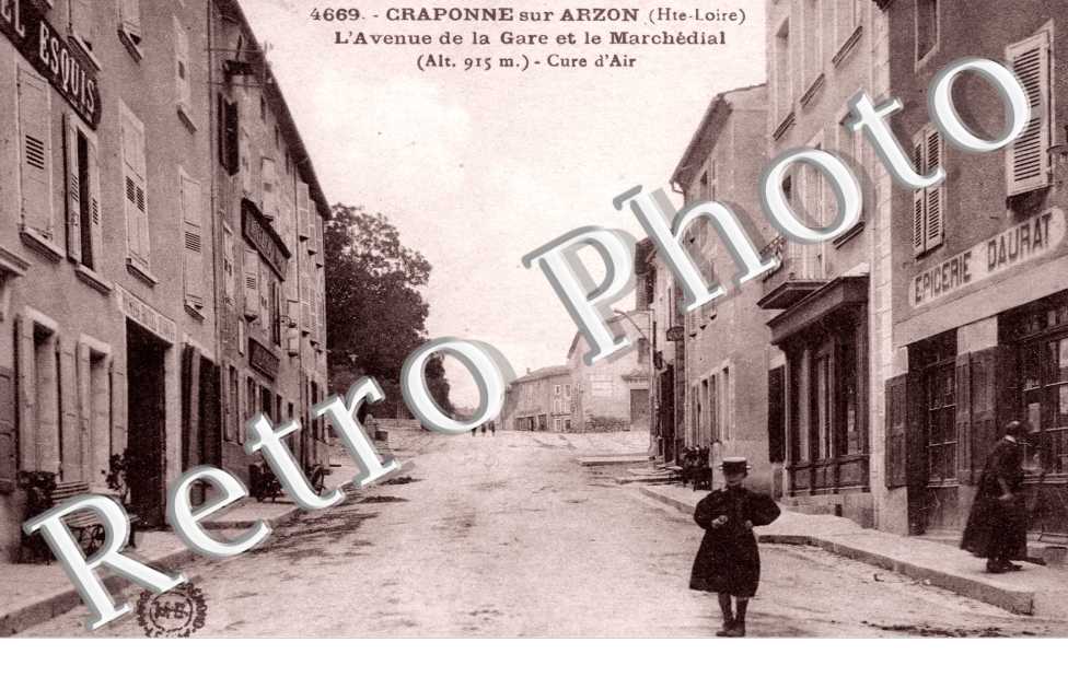 l'Avenue de la gare et le Marchedial