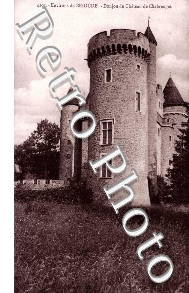 Donjon du chateau de chabreuges
