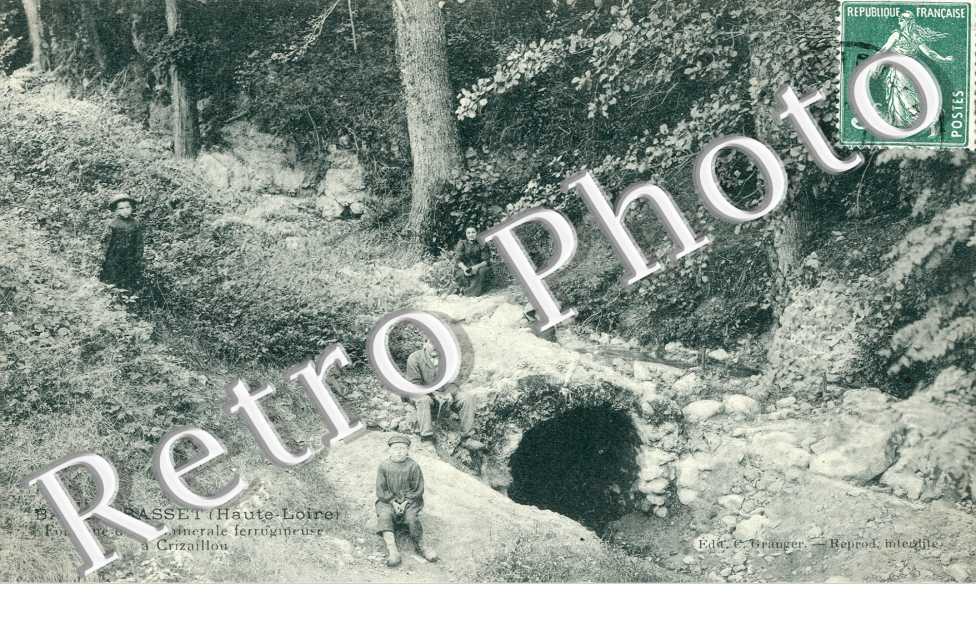Fontaine d'eau minerale ferrugineuse a Crizaillou