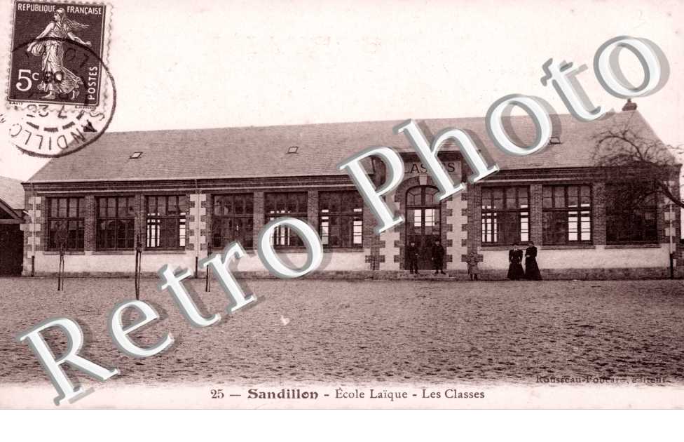  Ecole la¨que - Les classes