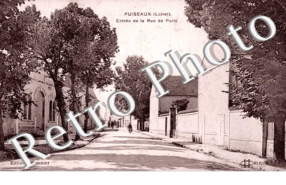 Entree de la Rue de Paris