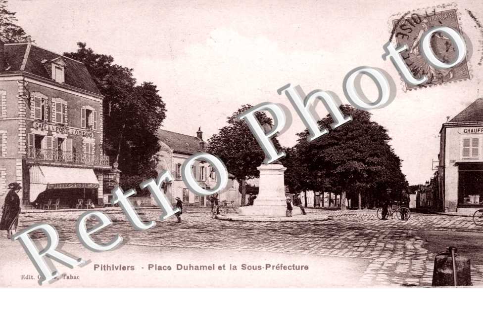 Place Duhamel et la Sous Prefecture