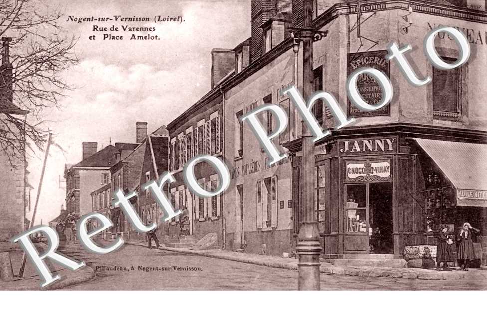 Rue de Varennes et Place Amelot