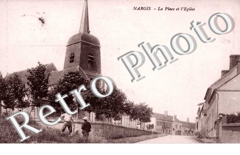 la place et l'eglise