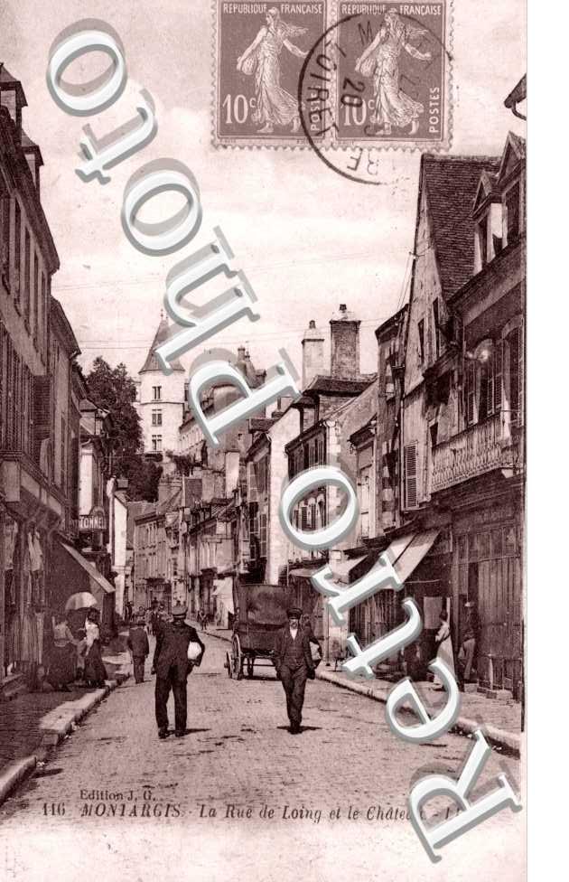 La Rue du Loing et le Chateau