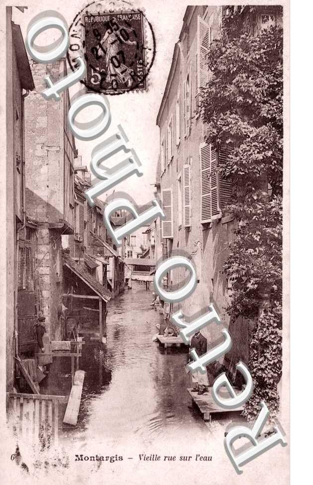 vieille rue sur l'eau