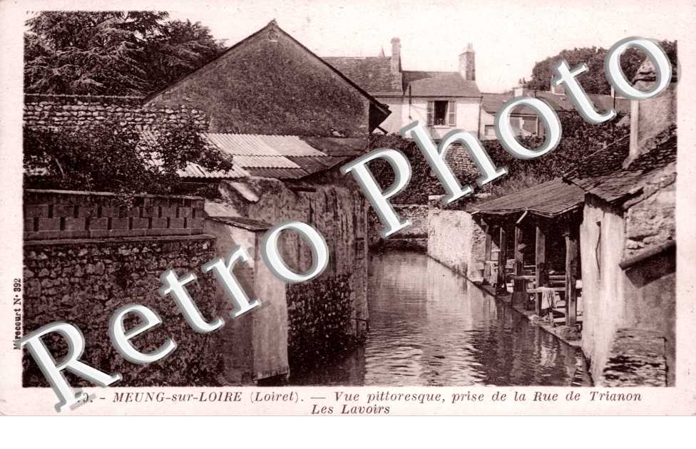 Vue pittoresque prise de la Rue de Trianon, les Lavoirs