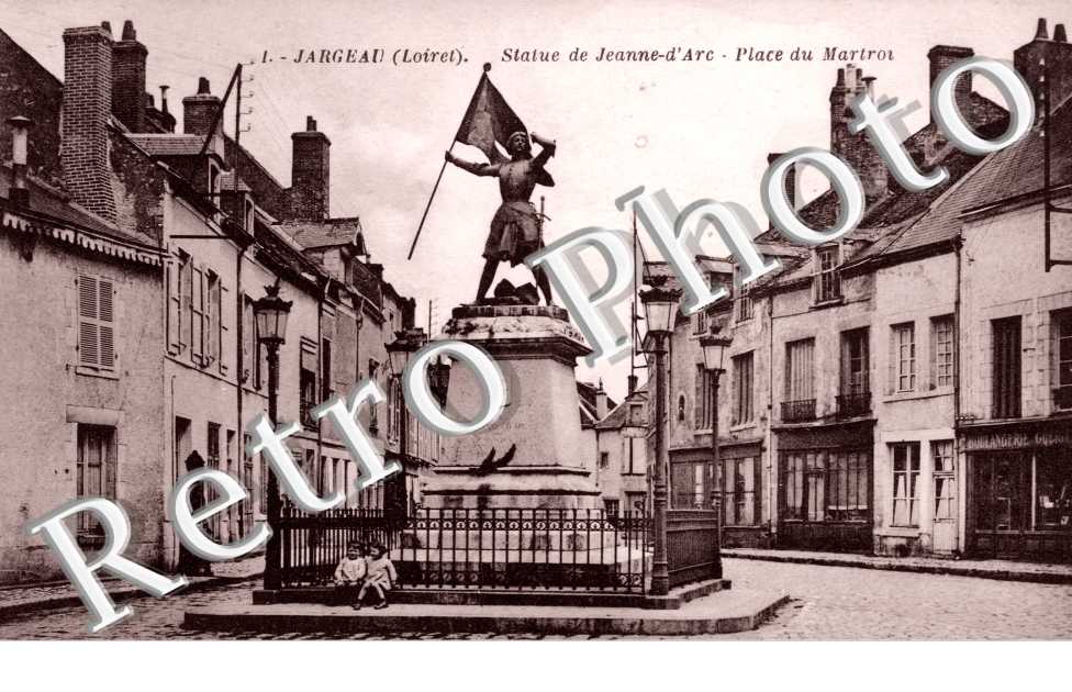 statue de Jeanne d'Arc, place du Martron