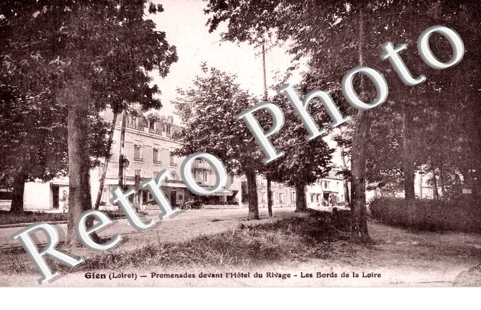 Promenades devant l'Hotel du Rivage