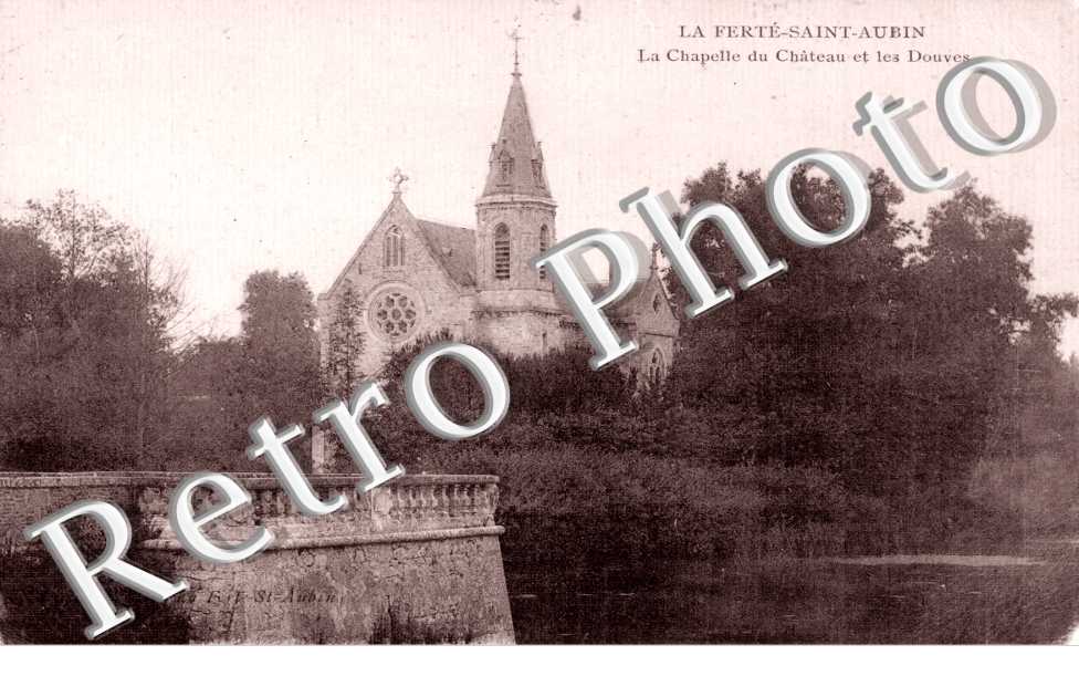 La Chapelle du Chateau et les Douves