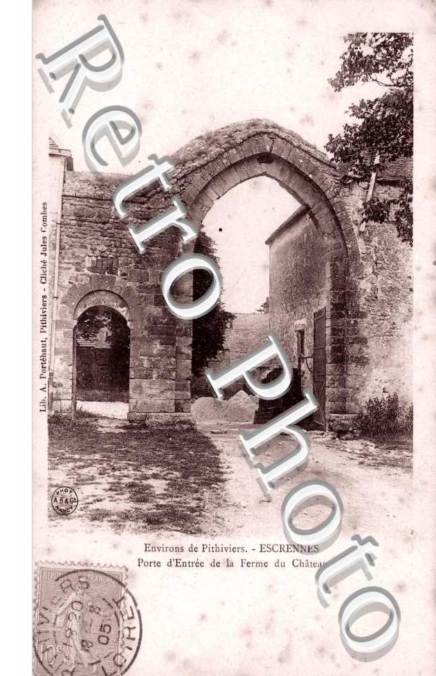porte d'entree de la ferme du chateau