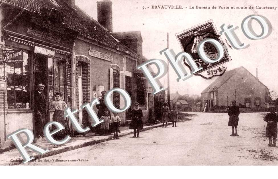 le bureau de poste et route de Courntenay