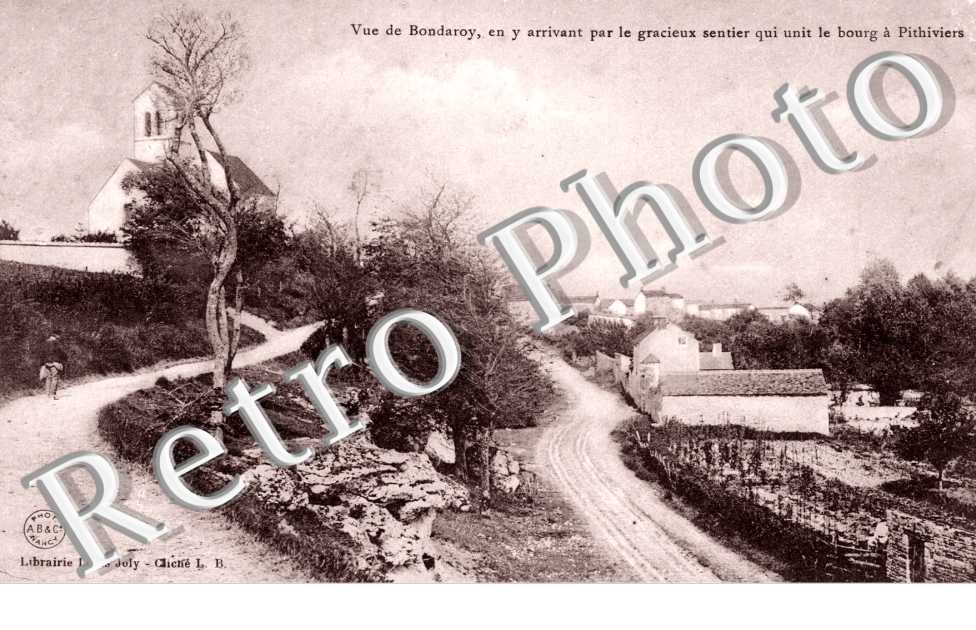 vue du village, en arrivant par le gracieux sentier