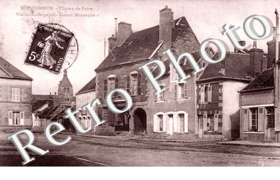 champ de foire, vieille auberge du "Grand Monarque"