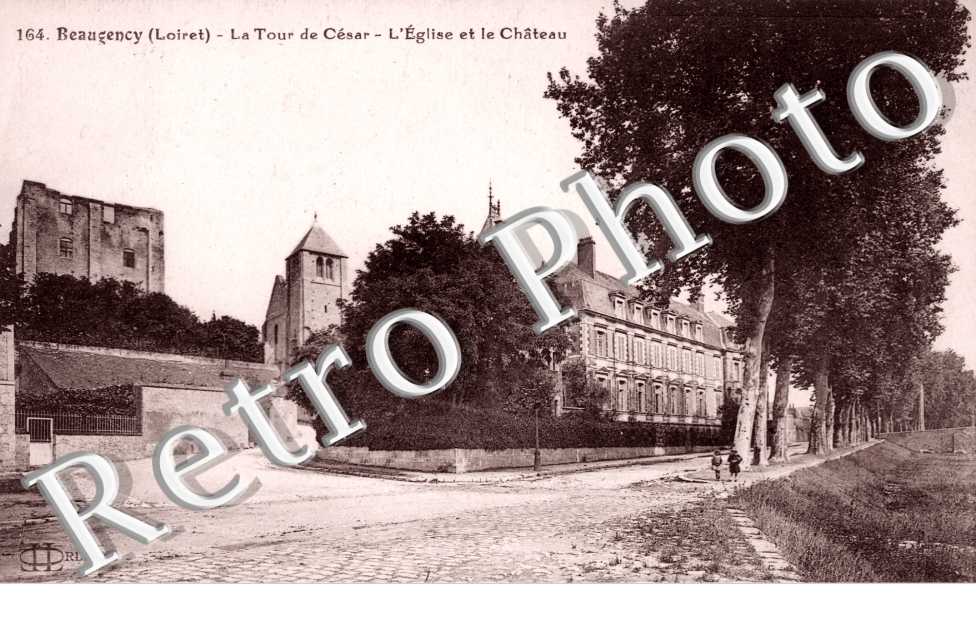 La Tour de Cesar, l'Eglise et le Chateau